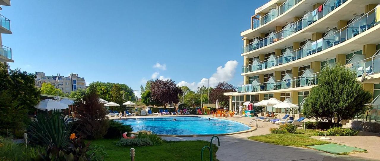 Julia Family Apartments Sunny Beach Exterior photo